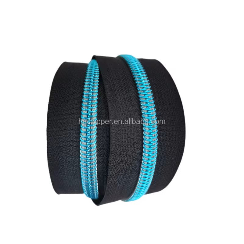 Z-119CB - Black Tape/Metalic Crystal Blue Teeth Size 5 - 3 yards / 2.75 meters (180 inches / 275 cm)