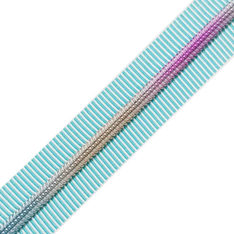 Z-109G - Green Strip Tape/Metalic Rainbow Teeth Size 5 - 3 yards / 2.75 meters (180 inches / 275 cm)