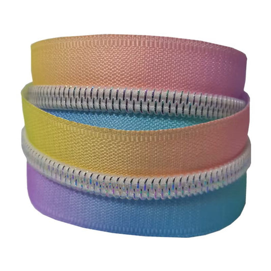 Z-106R - Rainbow Tape/Metalic White Star Teeth Size 5 - 3 yards / 2.75 meters (180 inches / 275 cm)